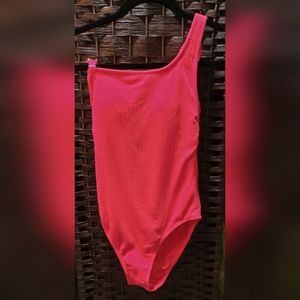 NWT PADDED one Shoulder ribbed one piece slimming swim bathing suit